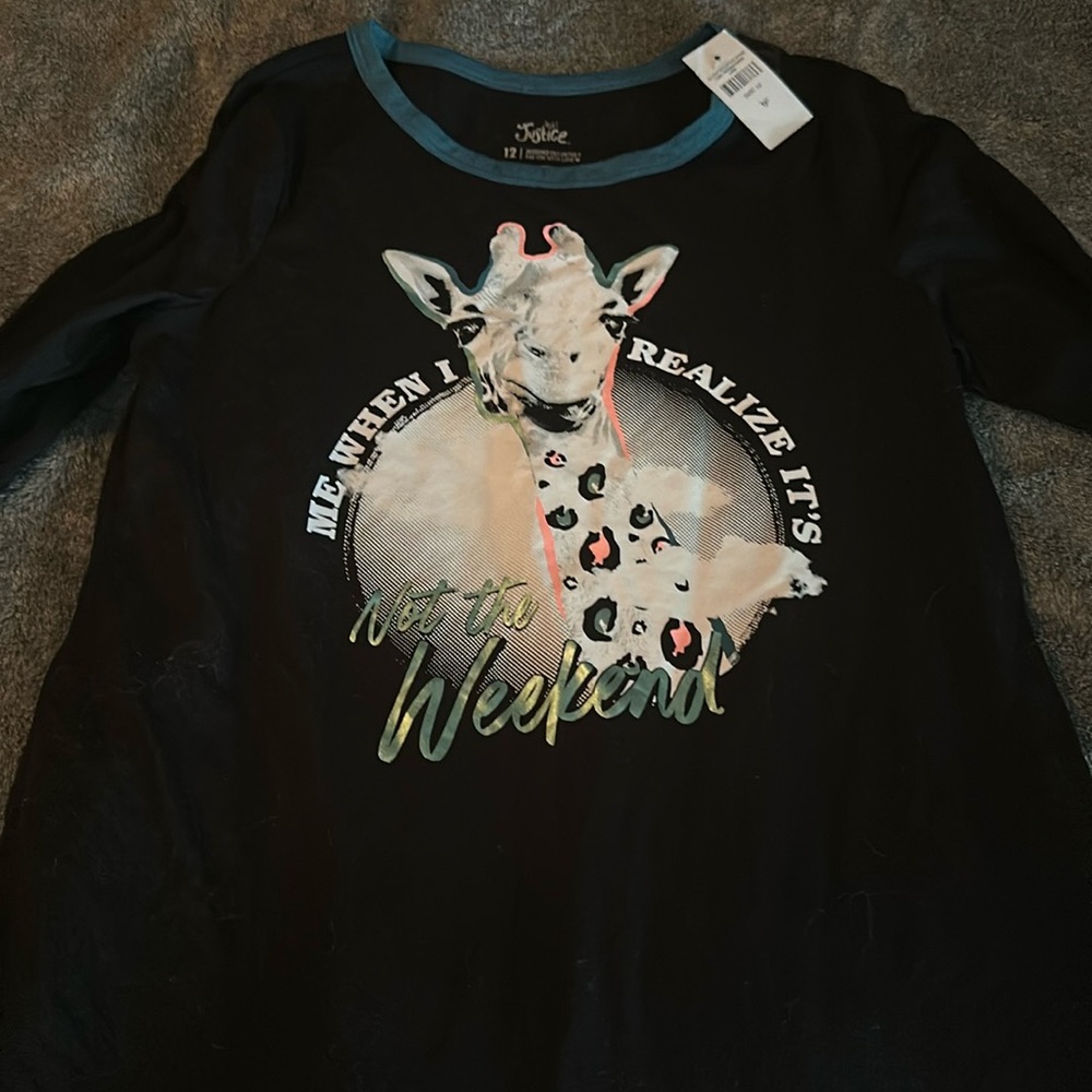 Justice long sleeved black t shirt with giraffe